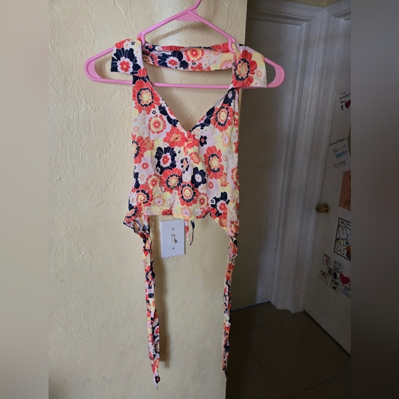 Tillys RSQ Collared Cinch Front Halter Top. - Picture 5 of 8